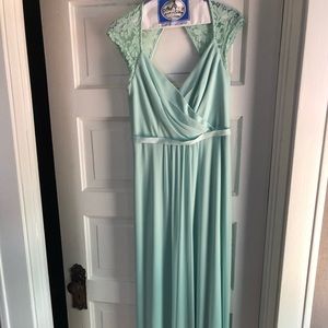 David’s Bridal Size 4 Mint Green Bridesmaid Dress